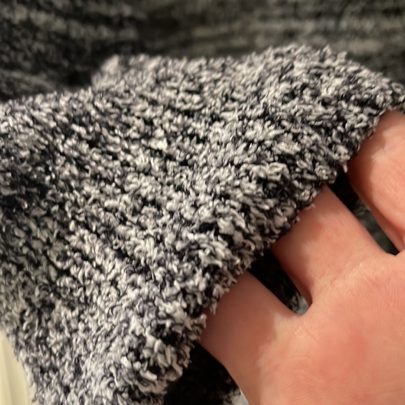 NWOT/SOFTIES Marshmallow Heathered Black Crew neck lounger. 1X/2X - Picture 3 of 11